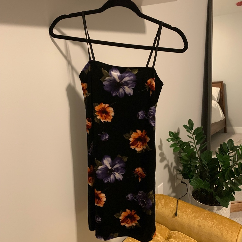 Velvet black with flower mini dress